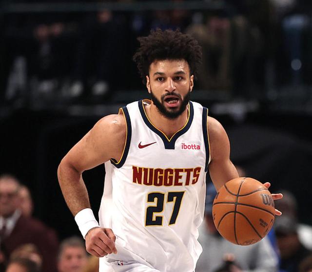 爱游戏-穆雷重返赛场，比赛规则变更首场状态出色，独行侠观众沸腾！上演精彩一战的简单介绍