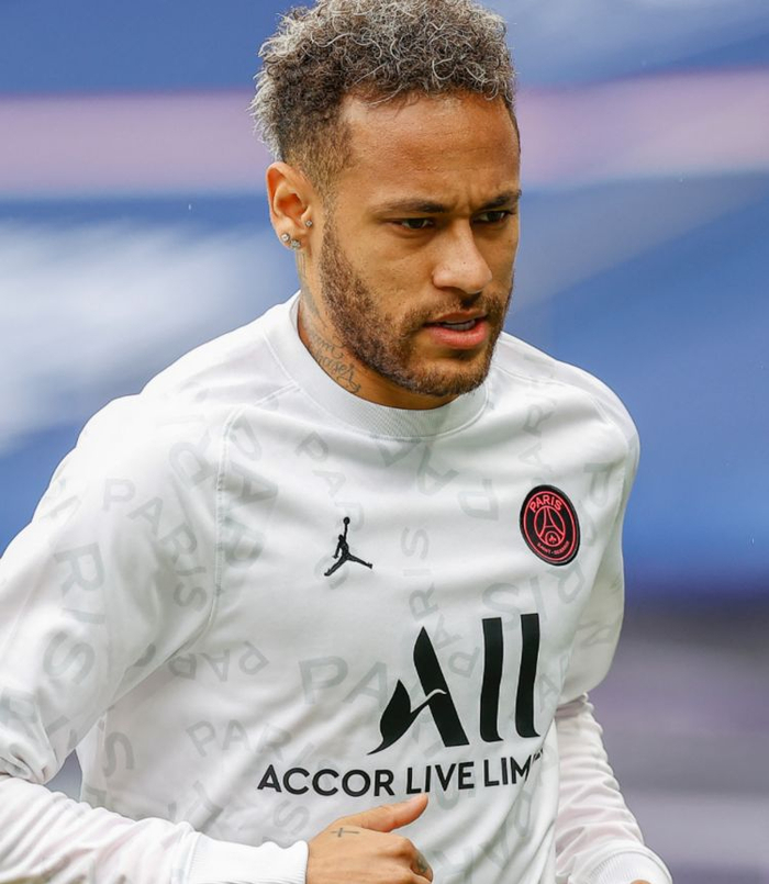 爱游戏-从纽约尼克斯窗口期远射贴柱到哈兰德连续七场比赛得分超过出色防守，法甲今晚刷纪录的简单介绍